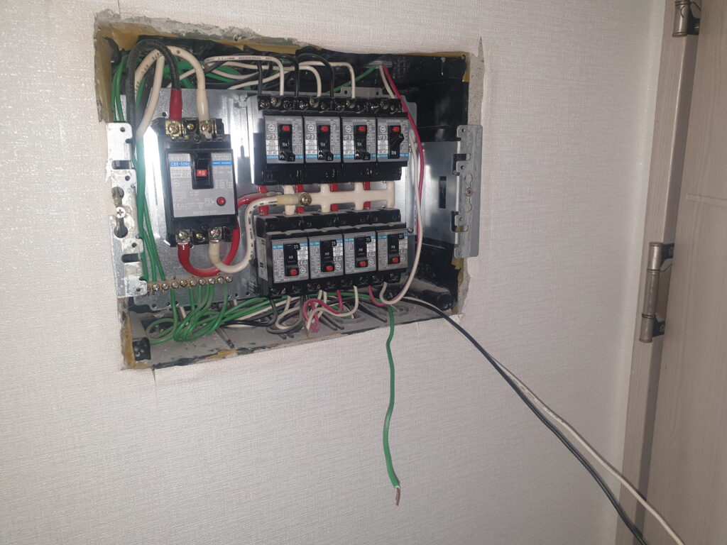 마포구 상암동 전기 설비 공사 누전 수리: 메인 차단기 고장 교체부터 인덕션 입선작업까지